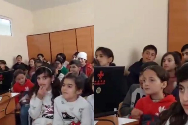 В Азербайджане сельская учительница организовала в классе кинотеатр для детей - ВИДЕО